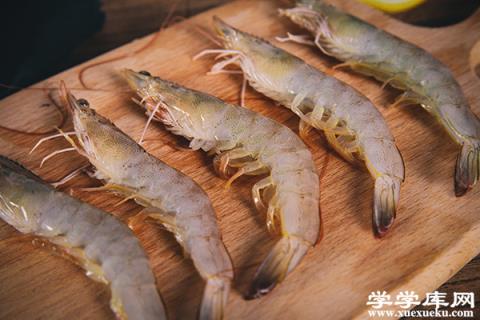 小龍蝦除蝦線的方法