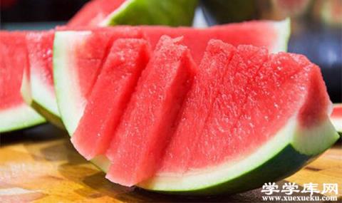 利尿的食物 吃什么食物有利于排尿