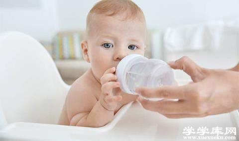 嬰兒舌苔厚白是怎么回事 嬰兒舌苔厚白怎么去除