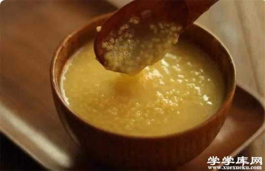 熬小米粥 只用清水還不夠 多放1樣 黏稠好喝 米油多不溢鍋