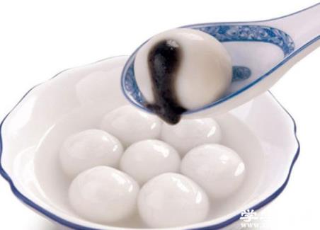 冰凍湯圓怎么煮不爛 解凍后燒水下入湯圓煮至浮起即可